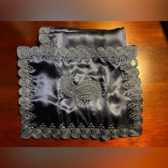 NEW 2 piece table cloths/mats hand made Middle East - Picture 1 of 7